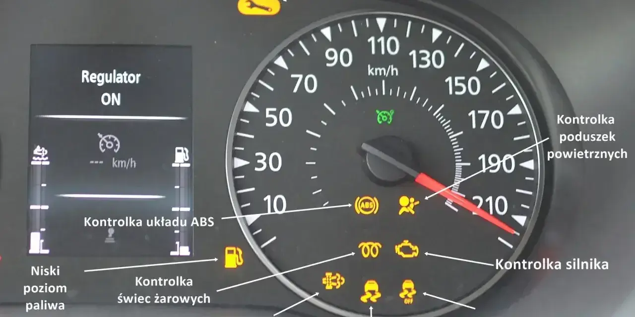Kontrolka silnika świeci, może to być DTC B1267 Renault. Widoczne też kontrolki ABS, poduszek, paliwa i inne.