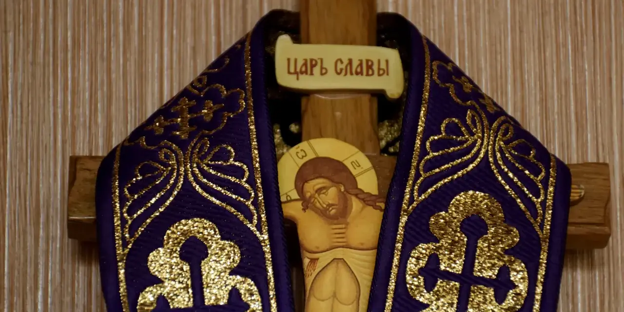 Krzyż prawosławny: symbolika, znaczenie i różnice [Poznaj fakty]