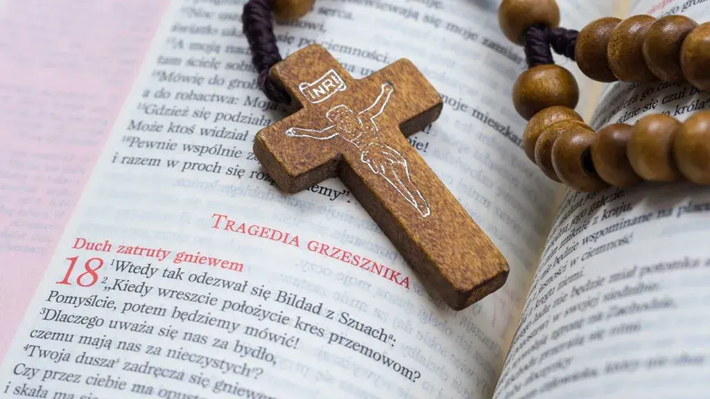 Kiedy powstała księga hioba? Odkryj jej tajemnice i historię