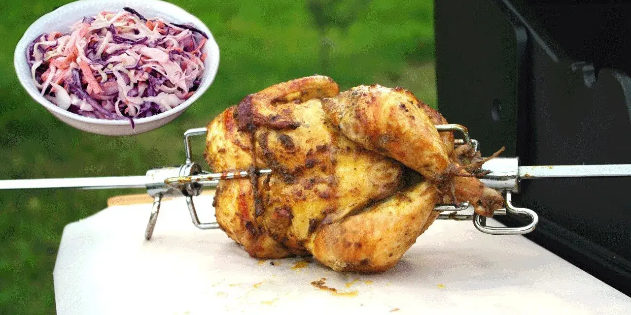 Jak nadziać kurczaka na rożen, aby uniknąć wpadek podczas pieczenia