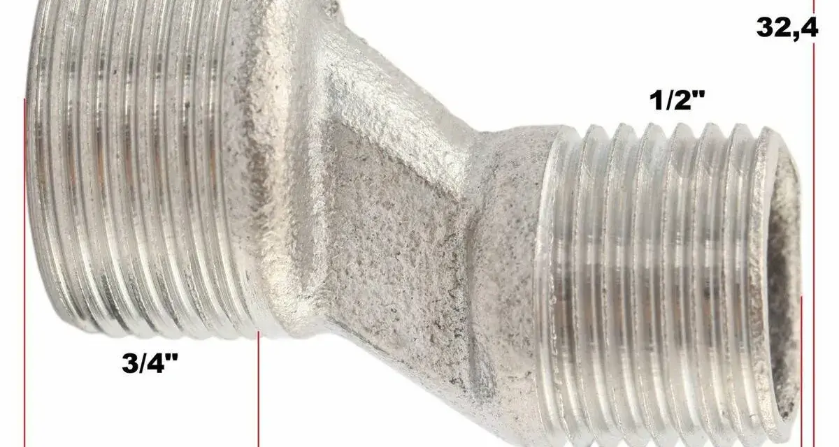 Metalowy nyplowy reduktor z gwintami 3/4" i 1/2". Wymiary: 13, 17, 15, 32,4, 45 mm. Idealny do instalacji, gdzie potrzebne są różne krzywki do baterii rozmiary.