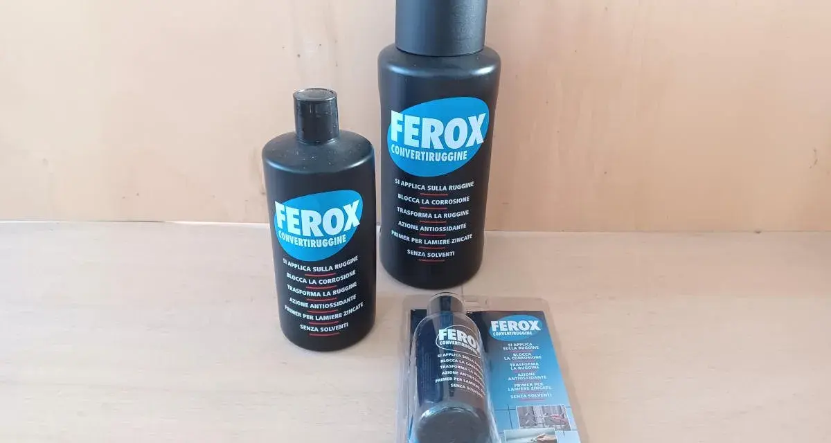 Flaconi e blister di Ferox convertruggine, prodotto che si usa per bloccare la corrosione e trasformare la ruggine.