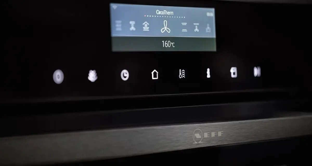 Ugnens display visar CircoTherm och en varmluft symbol vid 160°C.