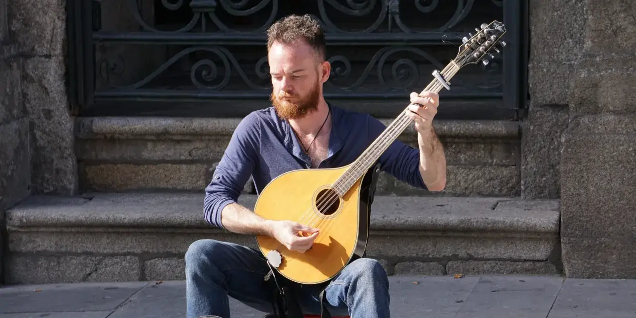 Musikgenres mit F: Entdecke Funk, Folk, Fado & mehr