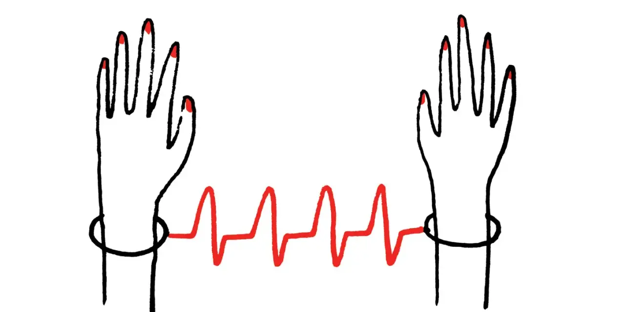 Dwie dłonie z czerwonymi paznokciami połączone linią EKG. Symbolizuje to trudny wybór związany z eutanazją.