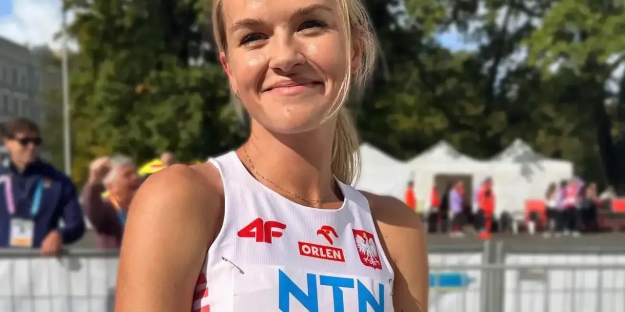 Uśmiechnięta Weronika Lizakowska w stroju sportowym z polskim orłem, gotowa do startu.