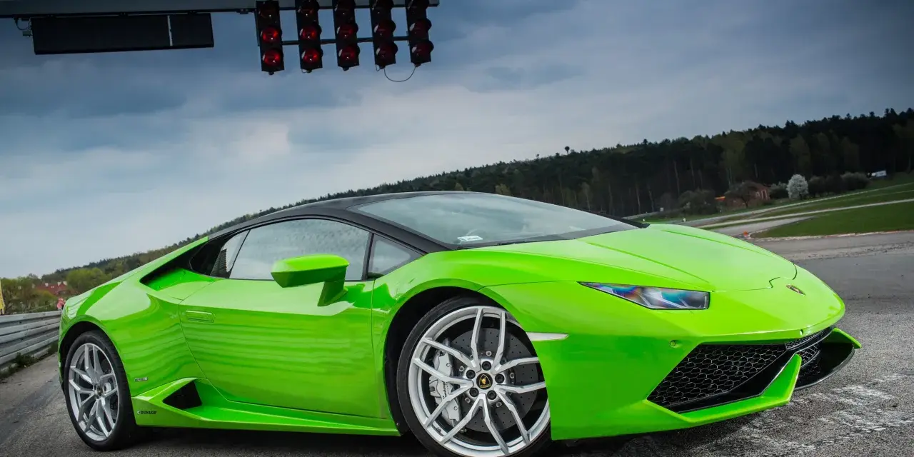 Jak się mówi Lamborghini? Odkryj poprawną wymowę po polsku