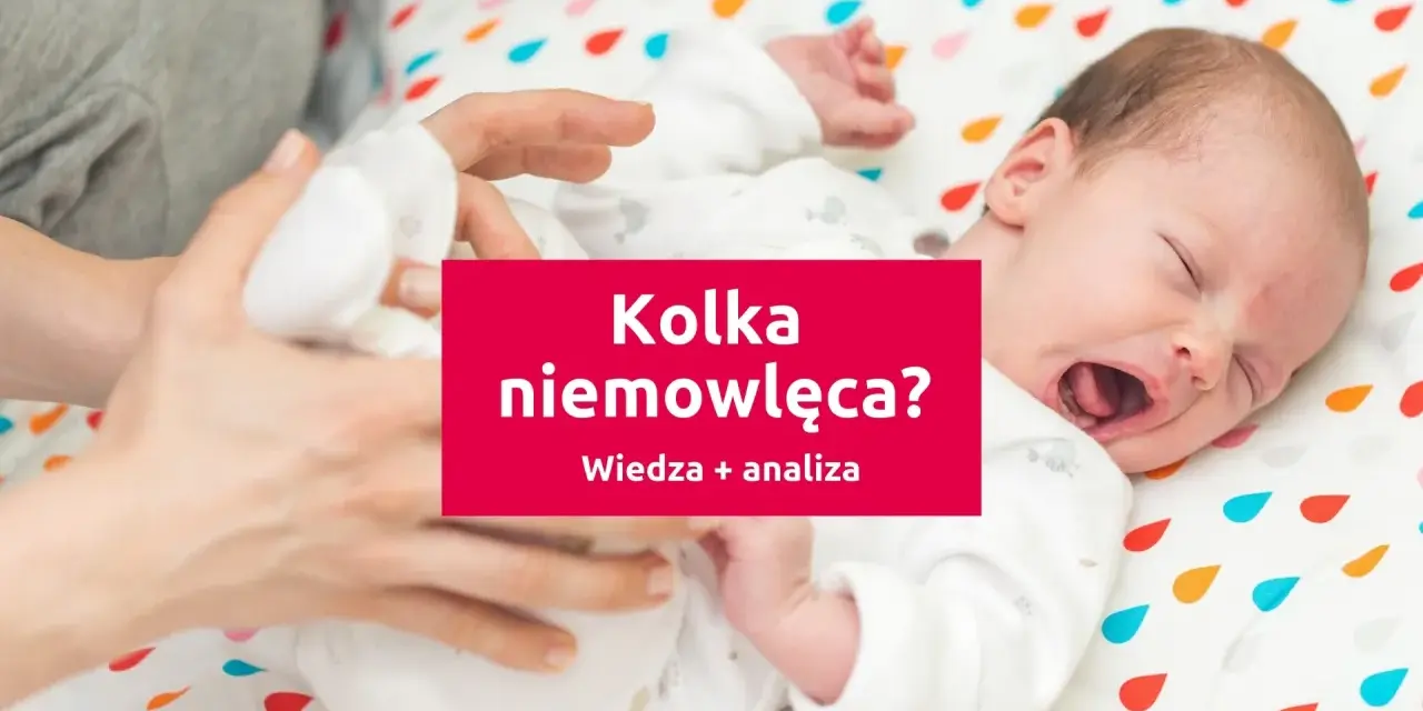 Płacz niemowlaka, który może oznaczać kolkę. Rodzic próbuje uspokoić dziecko.