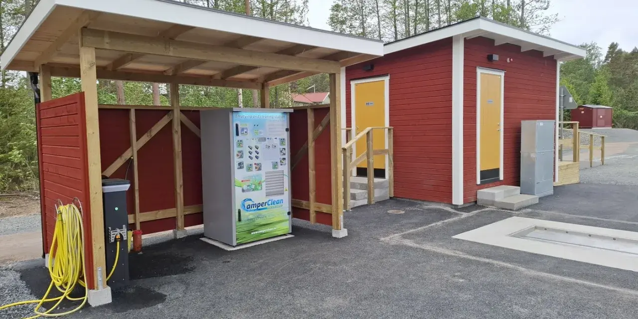 Tömning och rengöring för husbilar vid spiken camping. En modern station med allt du behöver.