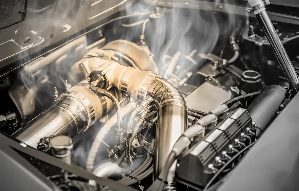Surchauffe moteur : causes, symptômes et comment réagir vite