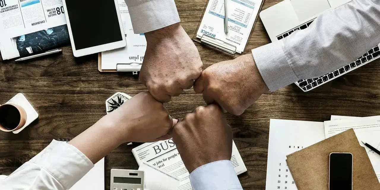 Uczeń vs student: ZUS, podatki, ulgi. Uniknij pułapki września!