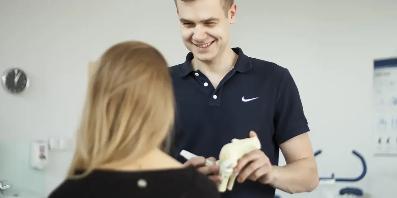 Fizjoterapia: AWF czy UMED? Wybierz idealną ścieżkę dla siebie!