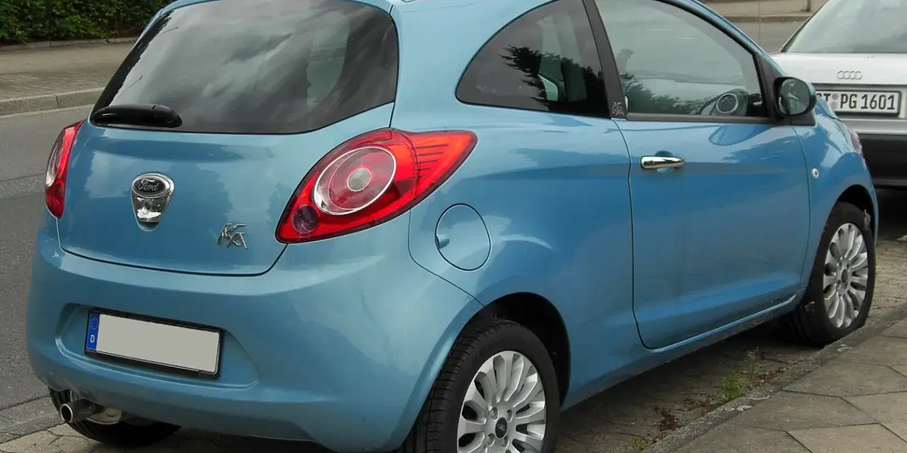 Pojemność baku Ford Ka: 35 litrów i co to oznacza dla Ciebie