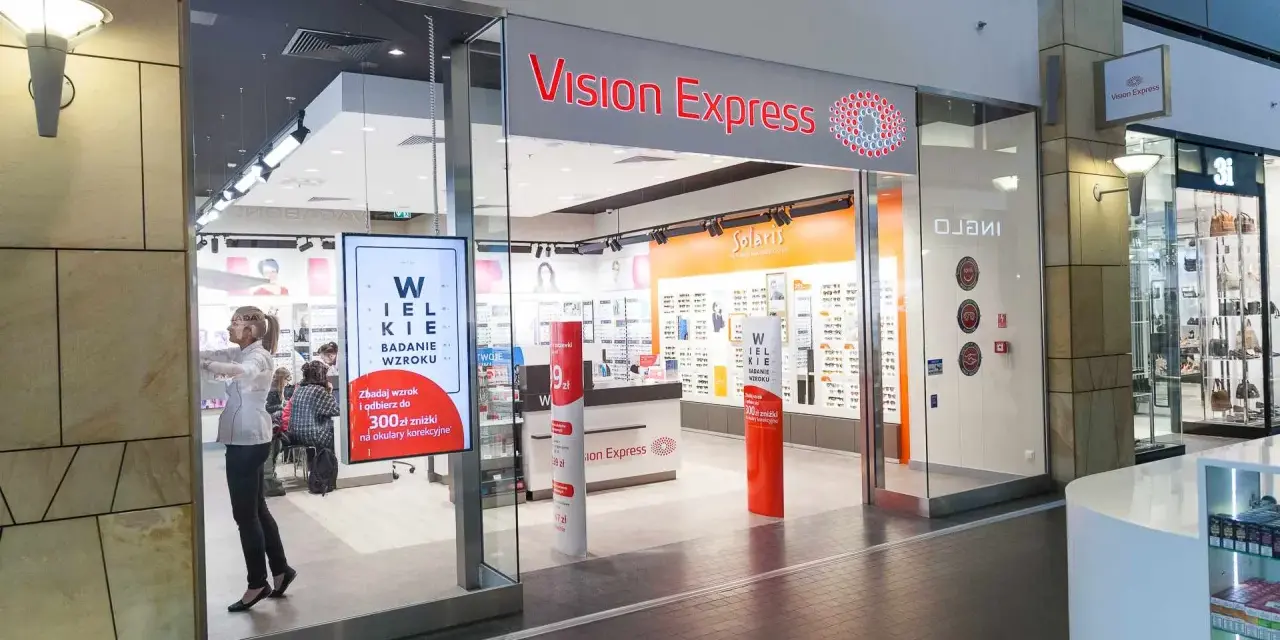 Zarobki optyka w Vision Express: Ile naprawdę zarobisz?