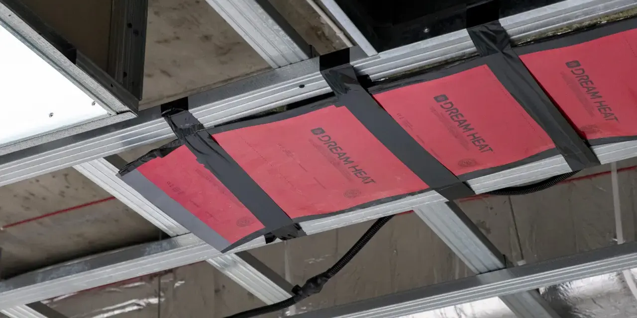 Instalacja ogrzewania na podczerwień pod sufitem podwieszanym. Czy ogrzewanie na podczerwień jest szkodliwe? To nowoczesne rozwiązanie grzewcze.
