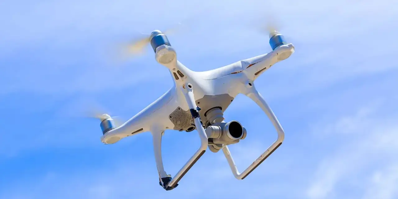 Dron w samolocie: przewóz baterii i sprzętu bez problemów