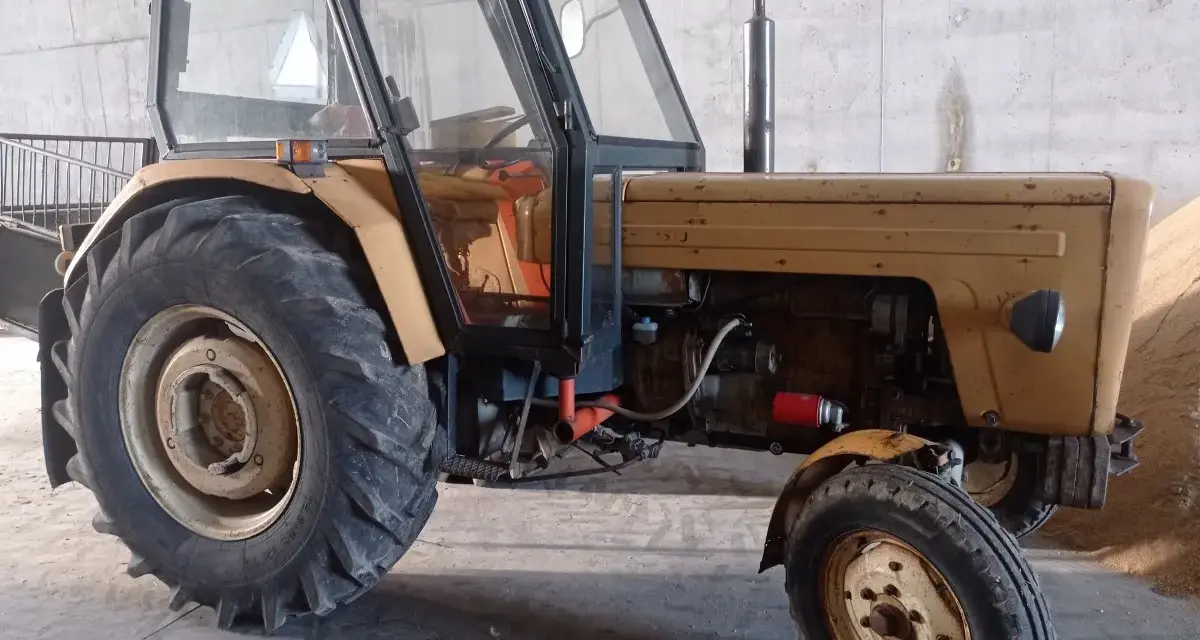 Ciągnik Ursus C-360. Zastanawiasz się, jak zwiększyć ciśnienie pompy hydraulicznej c-360? Ten traktor może pomóc w pracach polowych.