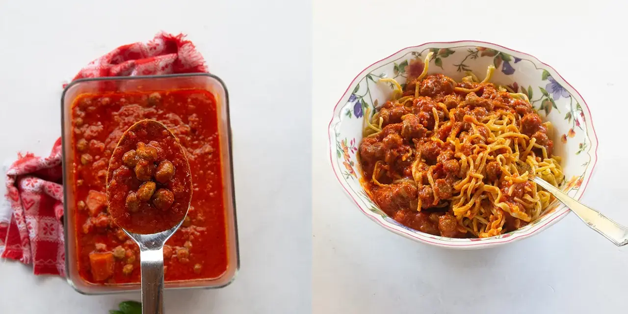Chitarra alla teramana con polpettine in sugo rosso, un piatto ricco e saporito.