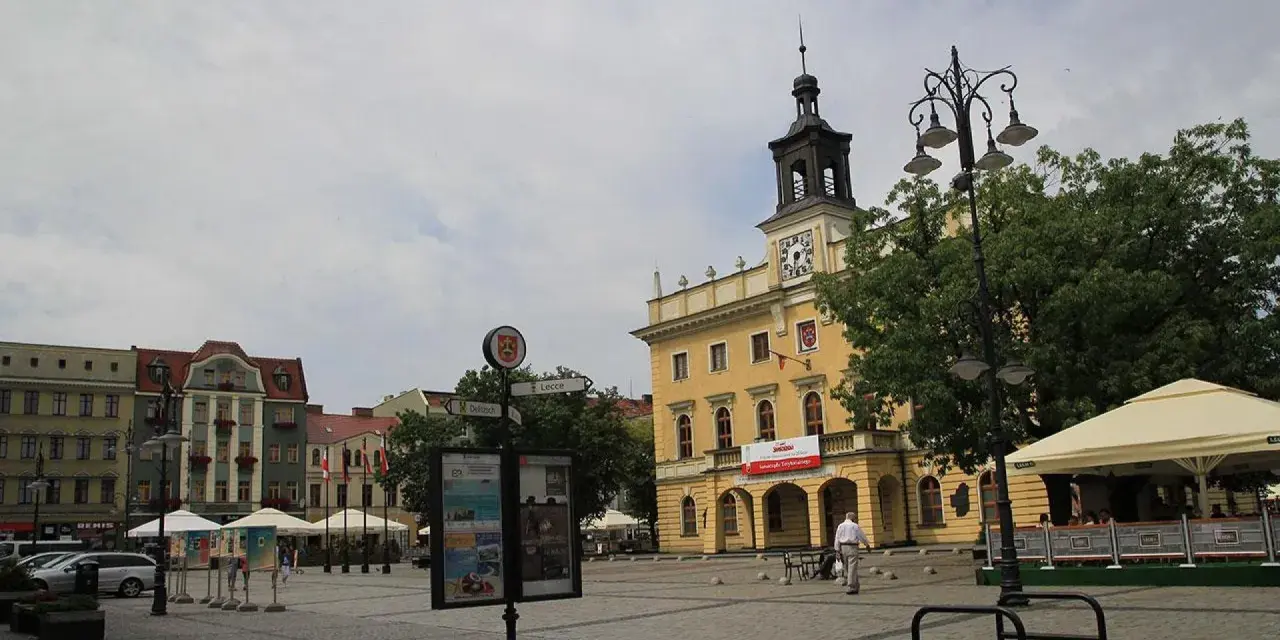 Ostrów Wielkopolski: Odkryj najpiękniejsze zakątki i idealne kadry