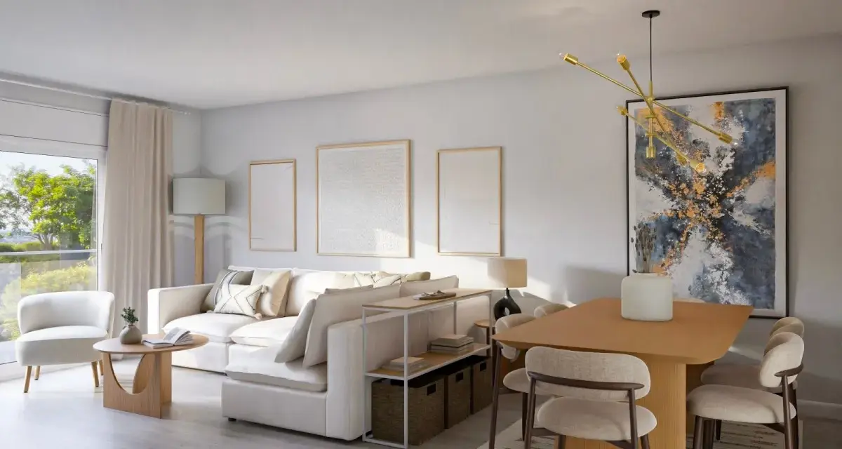 Salón moderno con sofá blanco, mesa de comedor y arte abstracto. Las medidas del salón permiten una distribución cómoda.