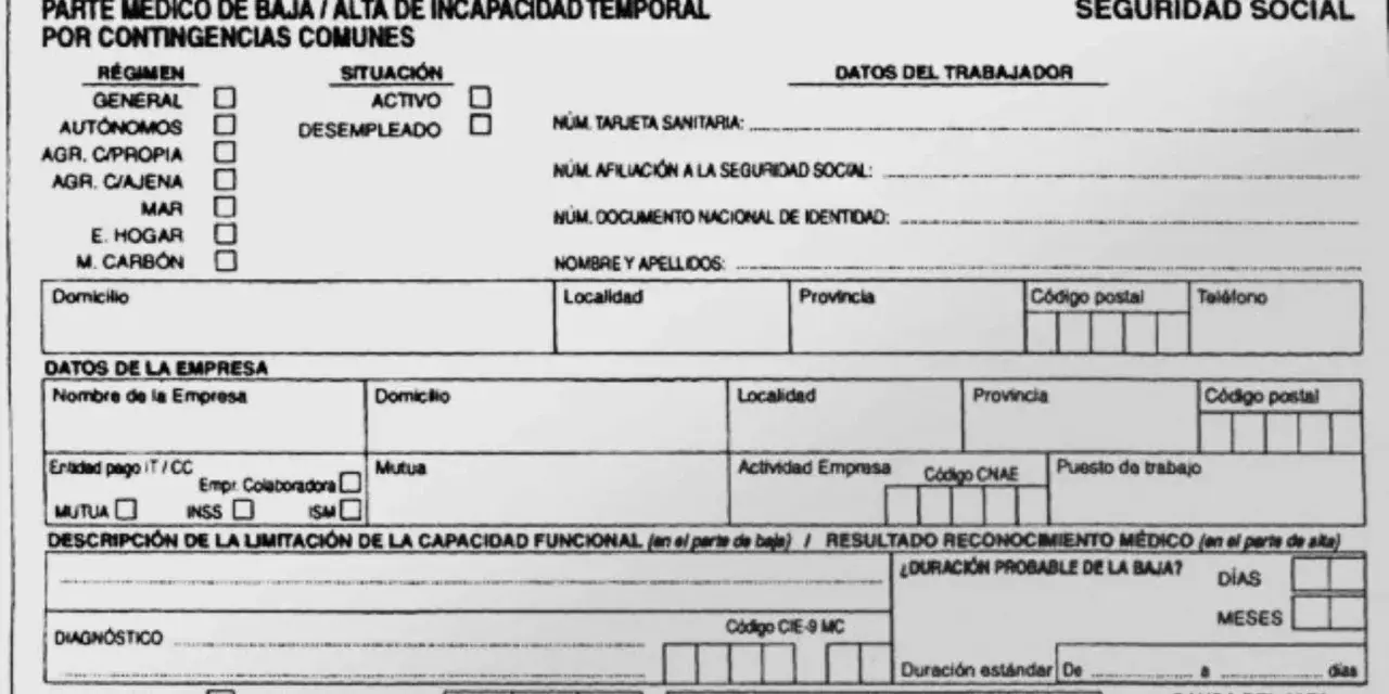 Formulario de Seguridad Social para parte médico de baja/alta. Se detalla si es compatible la baja laboral con el cese de actividad.