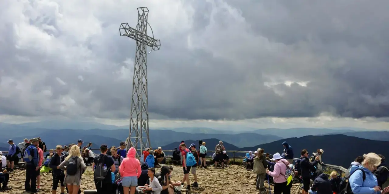 Ile km szlak na Tarnicę? Sprawdź długości tras i czas przejścia
