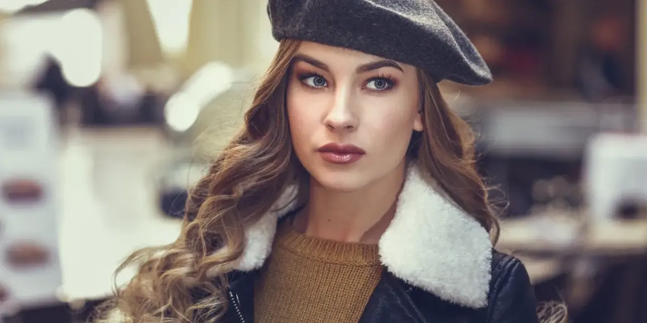 Czy berety są modne? Odkryj ich niezwykłą popularność i stylizacje