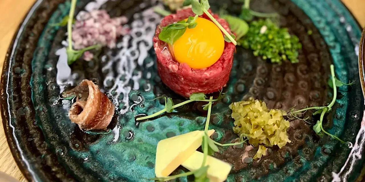 Zobacz niezwykłe zdjęcia Butcher Grill w Krakowie – atmosfera i jedzenie