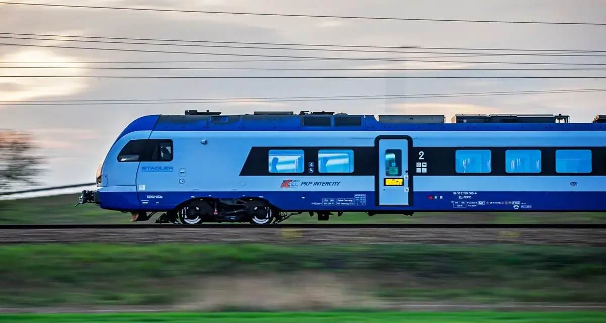 Kiedy nowy rozkład pkp na wakacje? Sprawdź zmiany i nowości!
