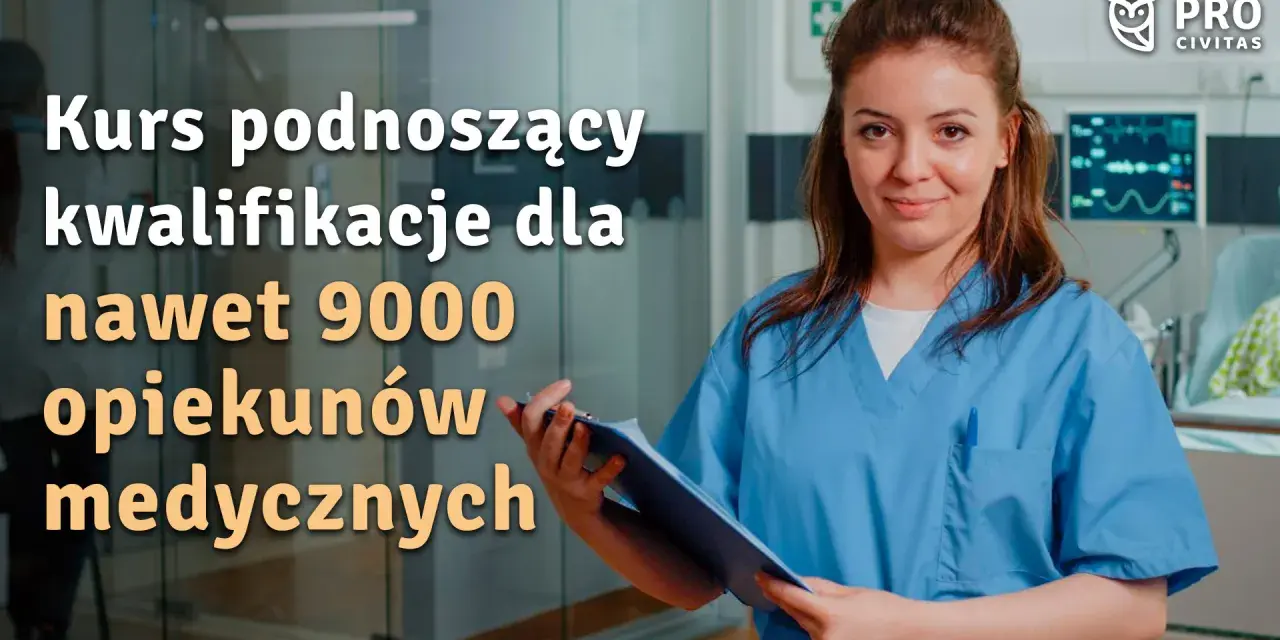 Kurs podnoszący kwalifikacje dla nawet 9000 opiekunów medycznych. Uśmiechnięta pielęgniarka z dokumentacją w ręku.