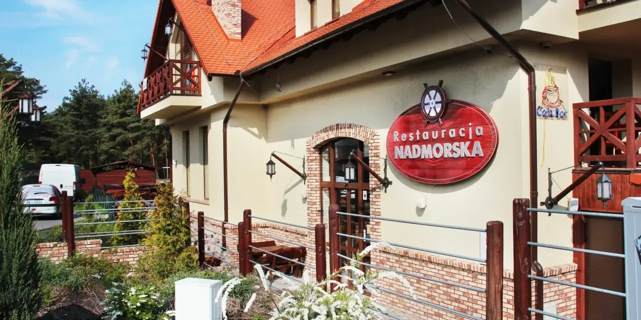 Gdzie dobrze zjeść w Krynicy Morskiej? Odkryj najlepsze restauracje