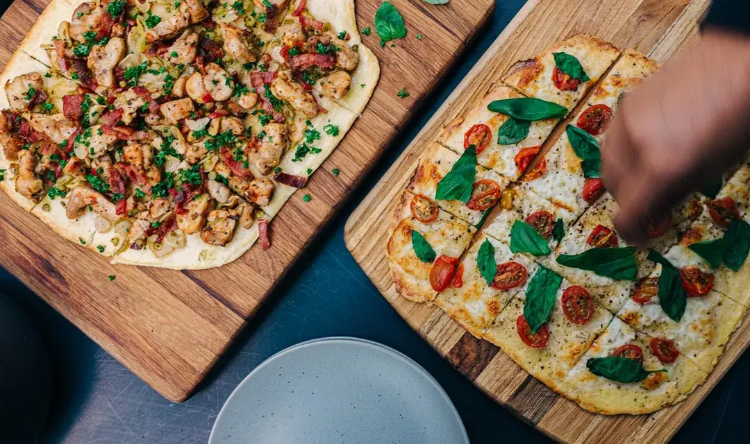 Pizza 40 cm: Dla ilu osób wystarczy, by nikt nie był głodny?