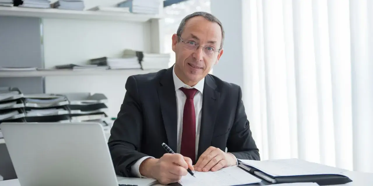 Kto płaci za notariusza przy wynajmie mieszkania? Sprawdź, co musisz wiedzieć