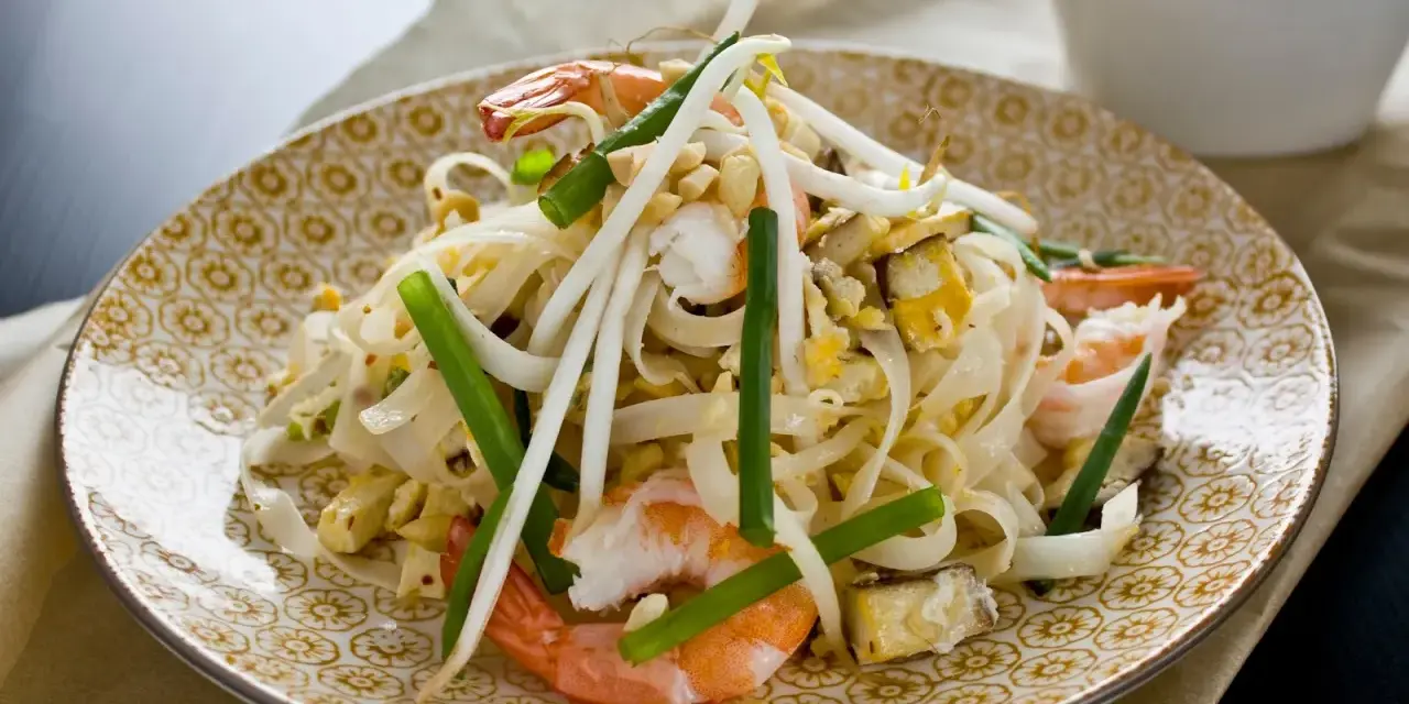 Składniki Pad Thai: Kompletna lista i sekret autentycznego smaku