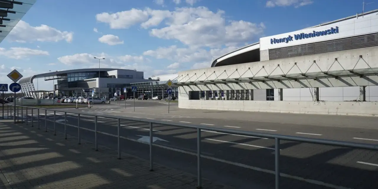 Jak dojechać z Dworca Poznań na Lotnisko Ławica? Wybierz mądrze!