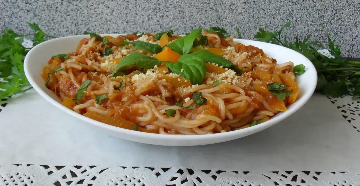 Szybkie spaghetti ze słoika: łatwy przepis na pyszny obiad