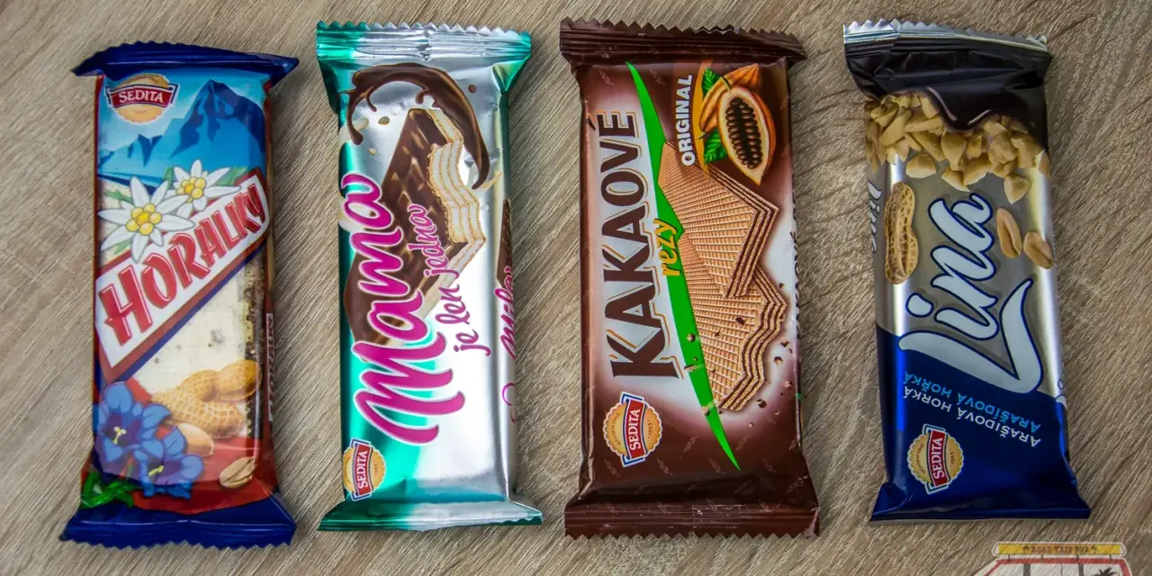 Słowackie słodycze: Horaliky, Mama, Kakaové rezy i Lina. Idealne, co warto kupić na Słowacji na słodką przekąskę.