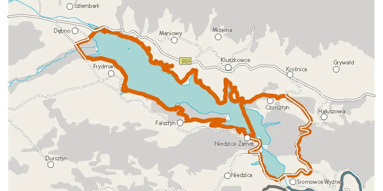 Mapa szlaku rowerowego Velo Dunajec w okolicach Czorsztyna, z zaznaczoną trasą wokół jeziora i widocznymi miejscowościami.