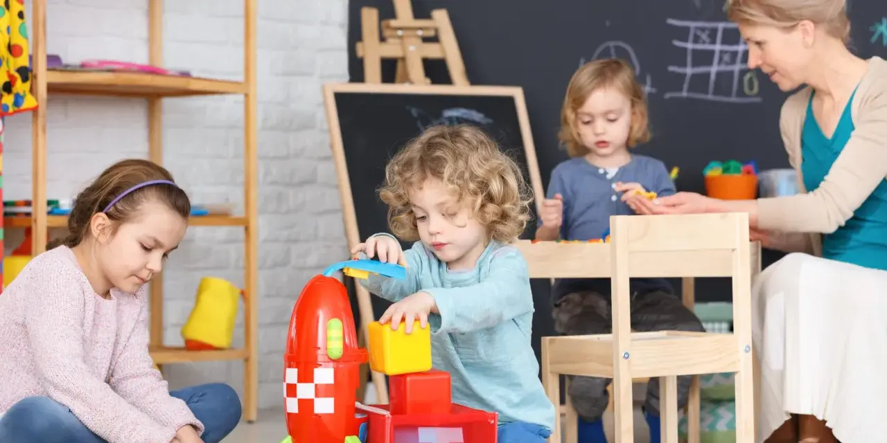 Ile zarabia opiekunka w żłobku prywatnym? Zaskakujące fakty o wynagrodzeniu