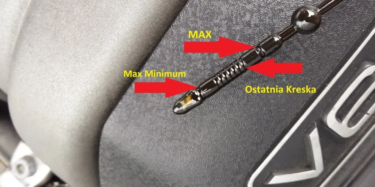 Olej na bagnecie Seat Altea jest między oznaczeniami "Max Minimum" a "Ostatnia Kreska", co wskazuje na prawidłowy poziom.