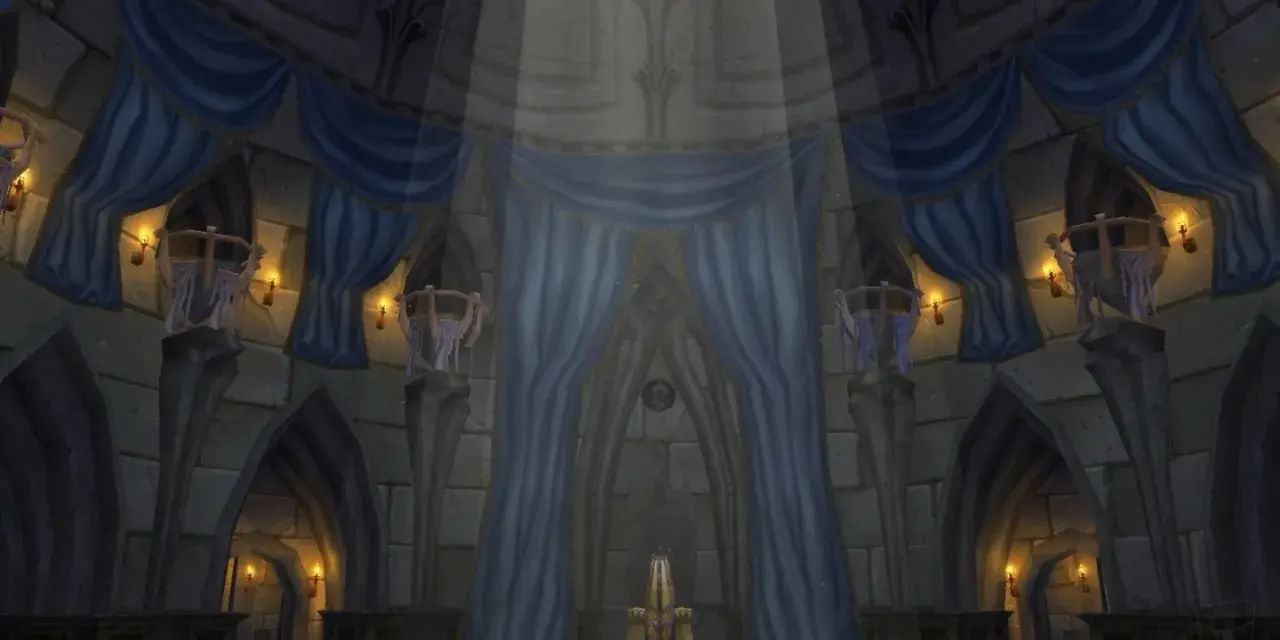 Majestueuse salle du trône ornée de draperies bleues, de torches et d'un trône doré au centre.