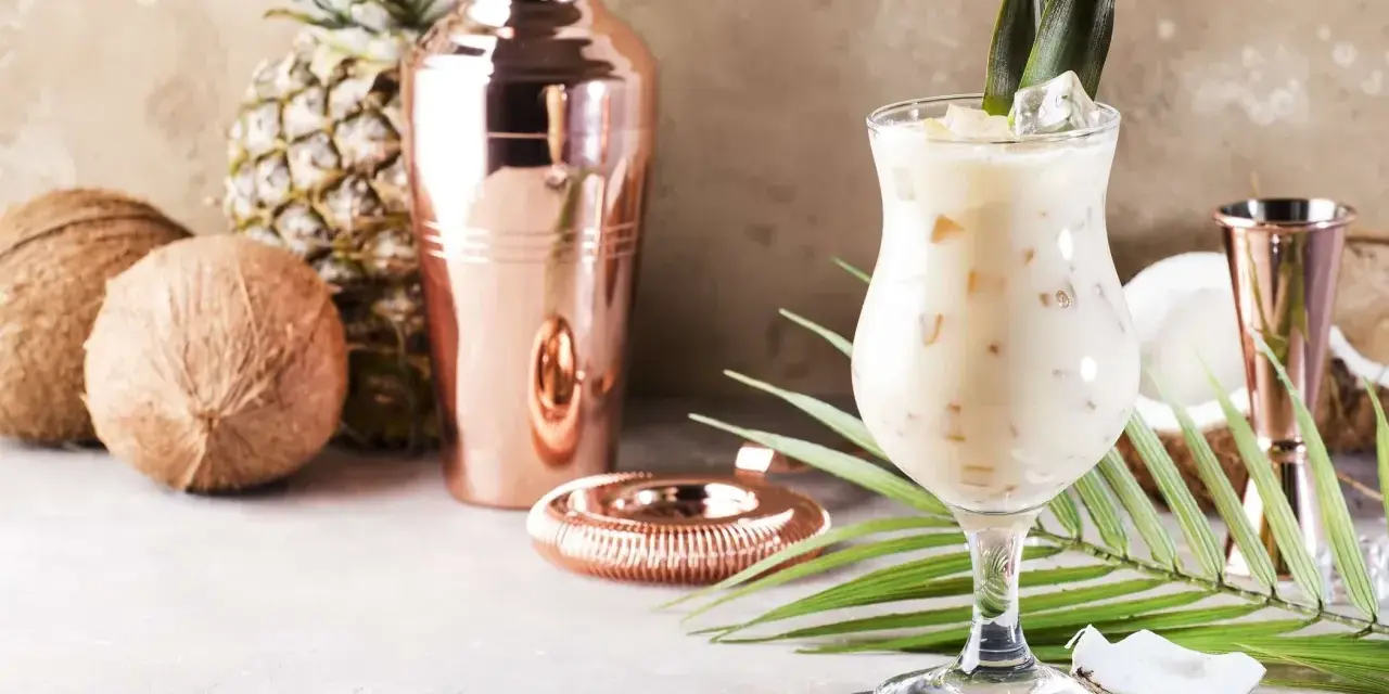 Pyszny drink Malibu z ananasem i kokosem. Idealny przepis na lato!