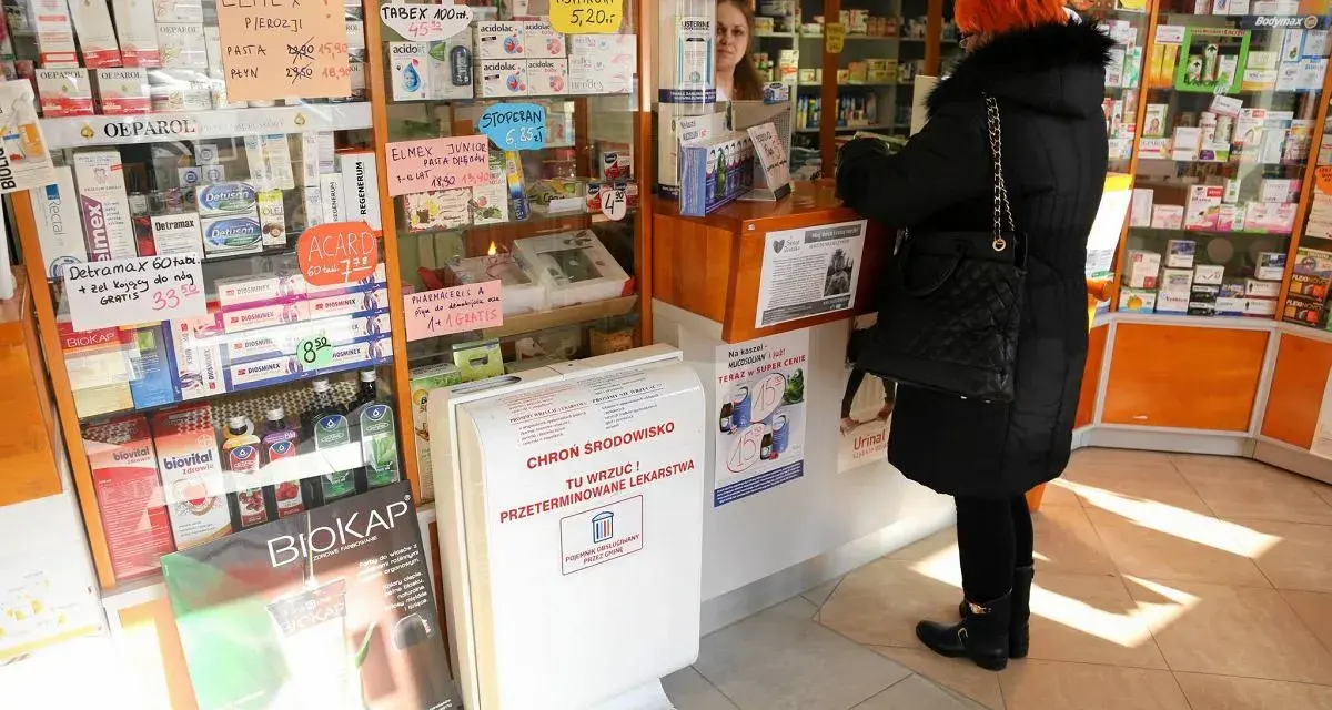 Dzielenie leków w aptece: Czy farmaceuta może odmówić? Sprawdź!