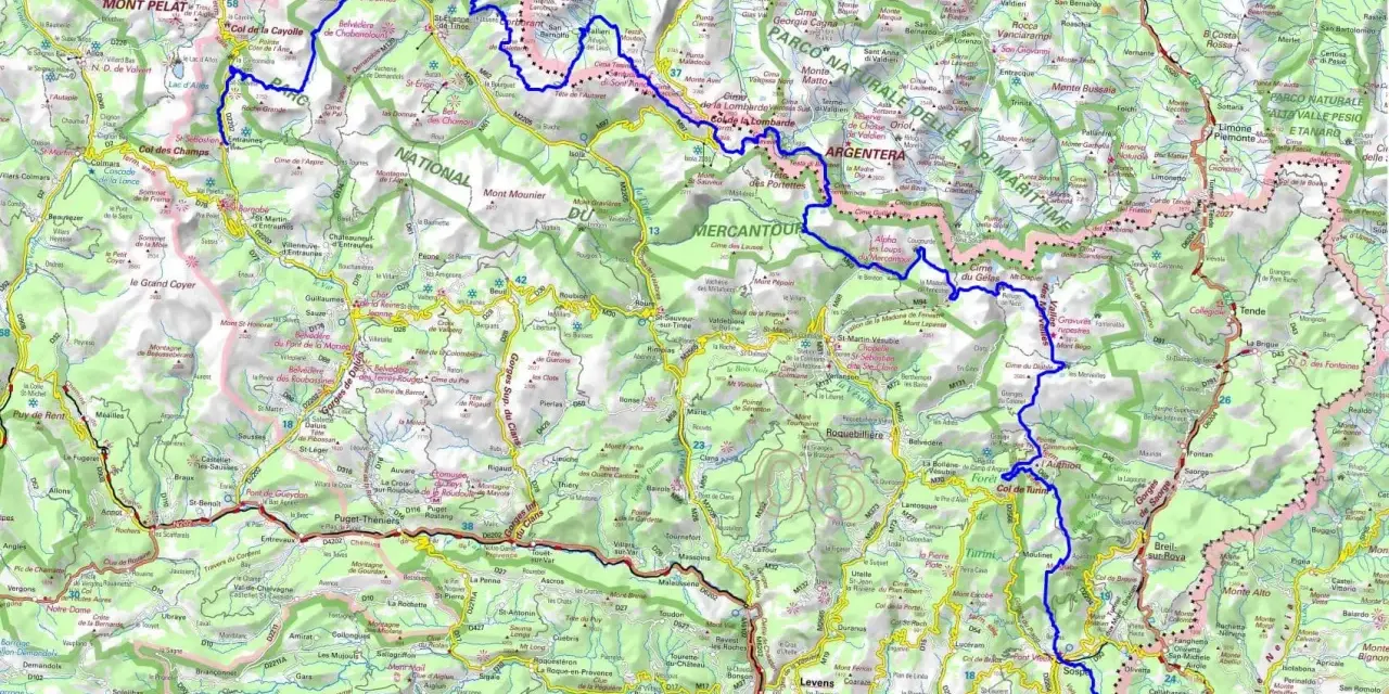Carte touristique des Alpes Maritimes, avec un itinéraire GR 52 bleu tracé.