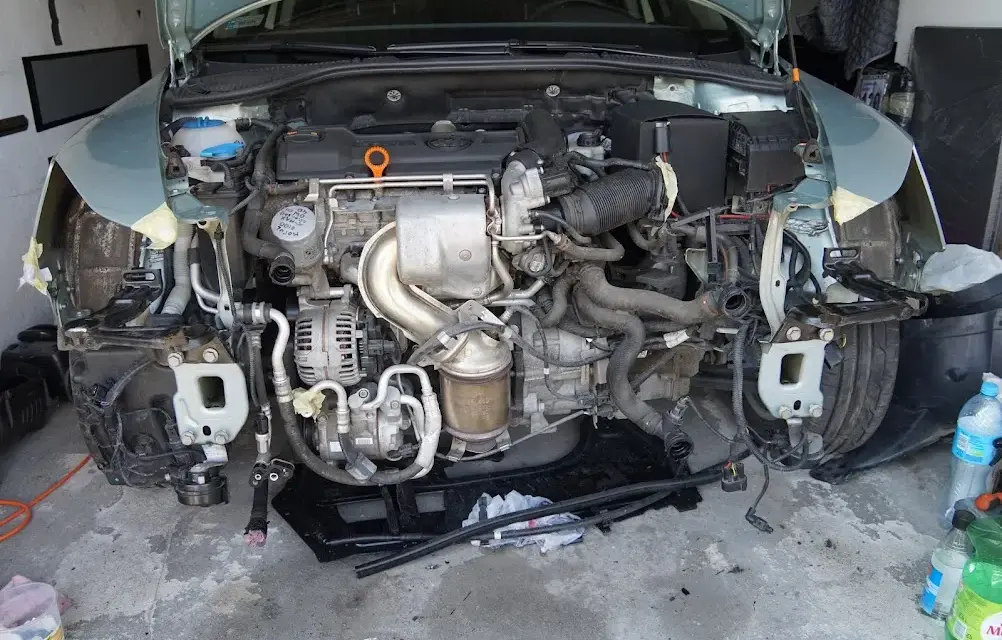Jak wymienić chłodnicę klimatyzacji w Hyundai i30 bez ryzyka uszkodzeń