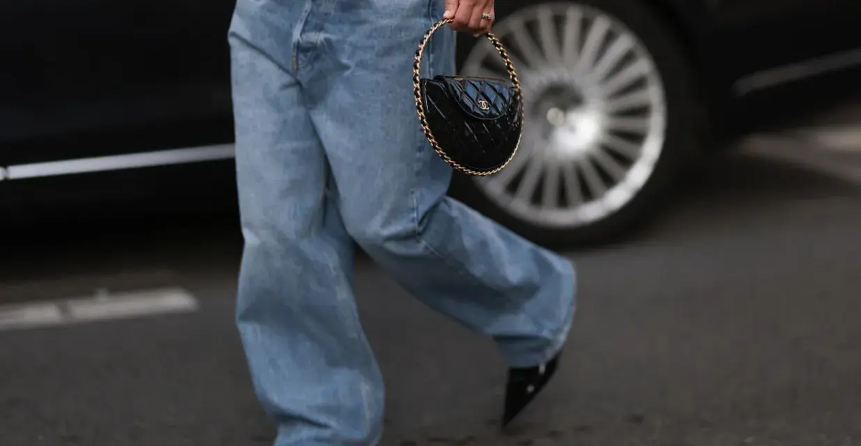 Loose fit: Co to? Jak nosić i czym różni się od oversize?