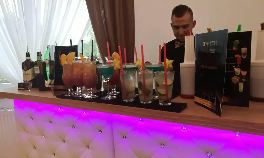 Ile kosztuje barman na 18. urodziny? Sprawdź ceny i pakiety