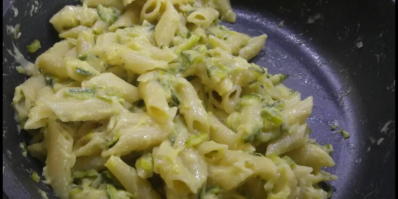 Penne z cukinią: Zrób perfekcyjne danie bez wodnistej cukinii!