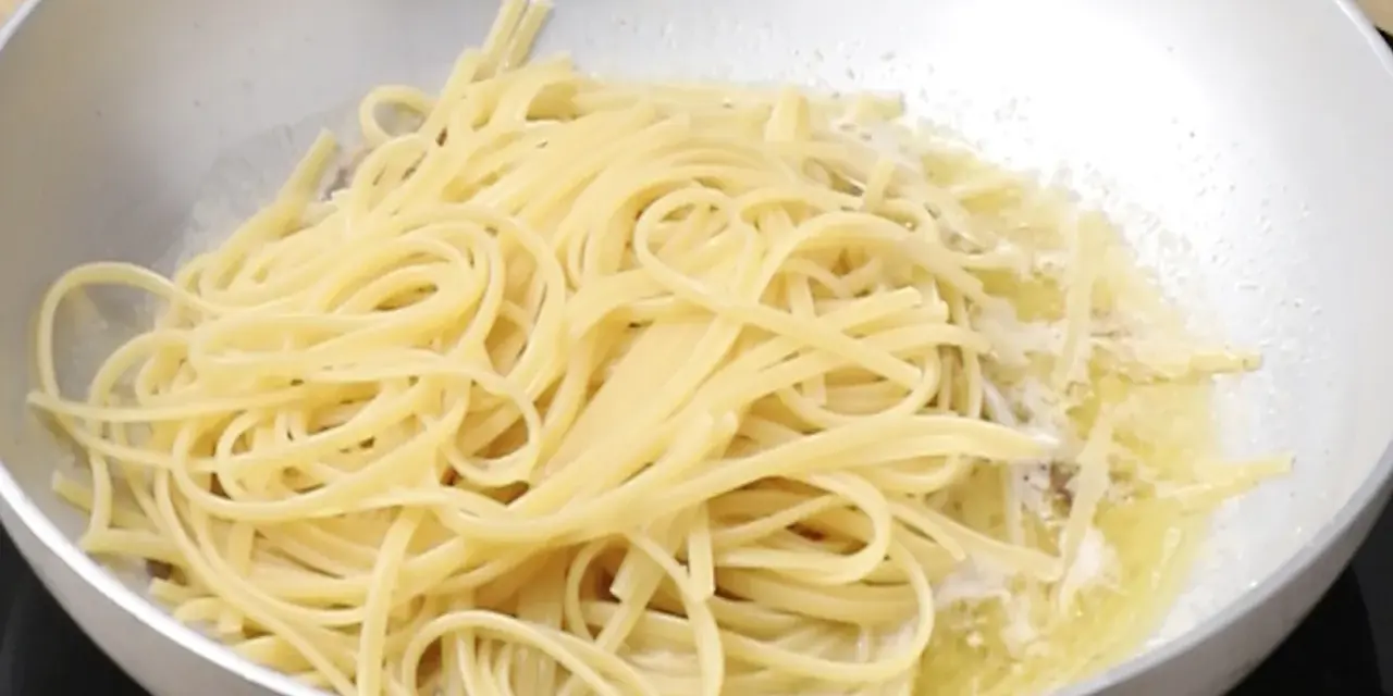 Pasta con Anchoas: Receta Fácil para un Sabor Umami Irresistible