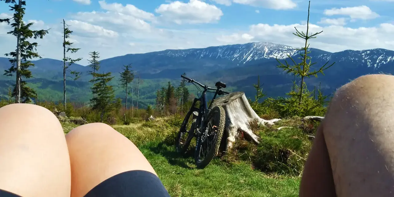 Babia Góra: Ile się wchodzi? Planuj trasę i czas!